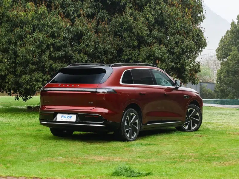 Chery Exeed EX7 estreia com freios eletromecânicos e autonomia de até 1.520 km