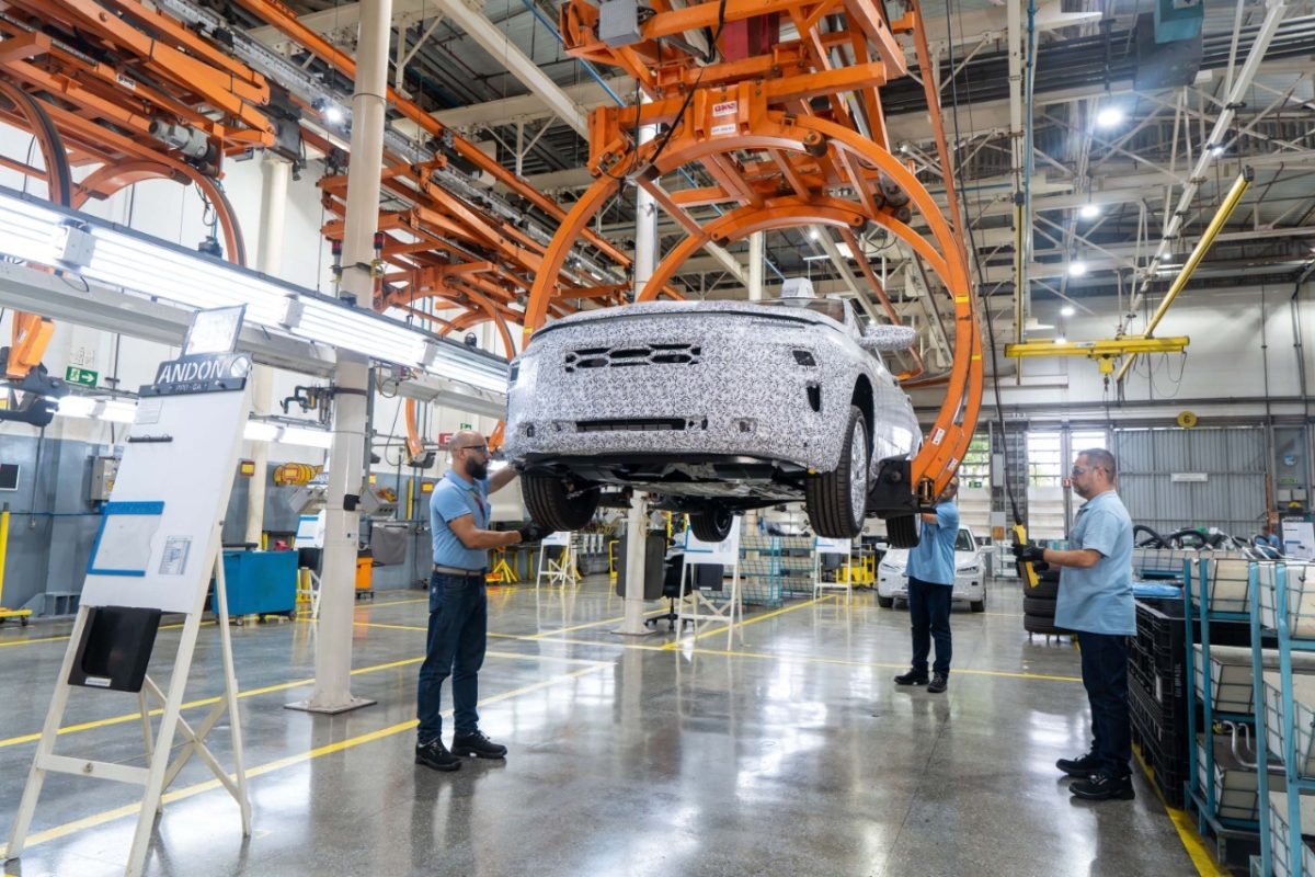 Chevrolet Sonic 2027 chega até junho e mira VW Nivus e Fiat Fastback