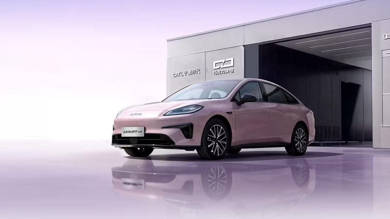GAC Aion apresenta sedã elétrico RT Super com sistema de troca de baterias da CATL