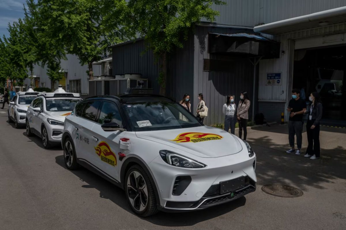 Robô-táxi da Baidu sofre pane em Wuhan após falha técnica
