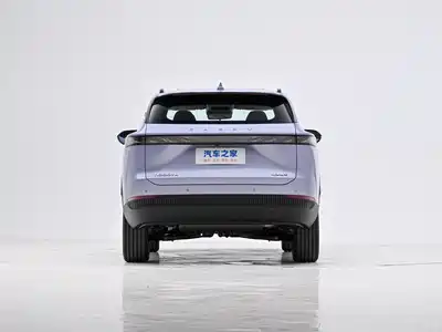 Novo Chery Tiggo 7 estreia com motor turbo potente e tela curva de 24,6"