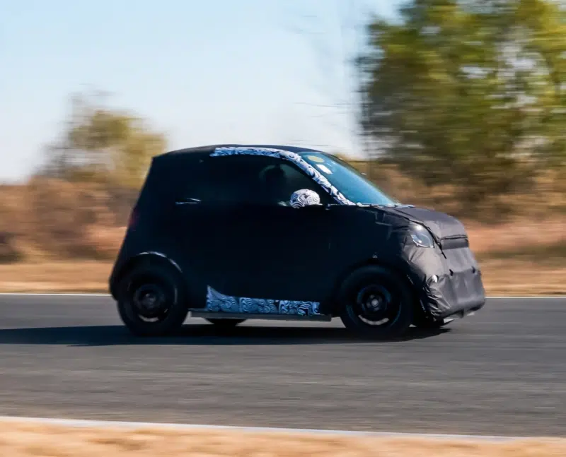 Smart retoma produção de compactos e aposta em design inspirado no antigo ForTwo