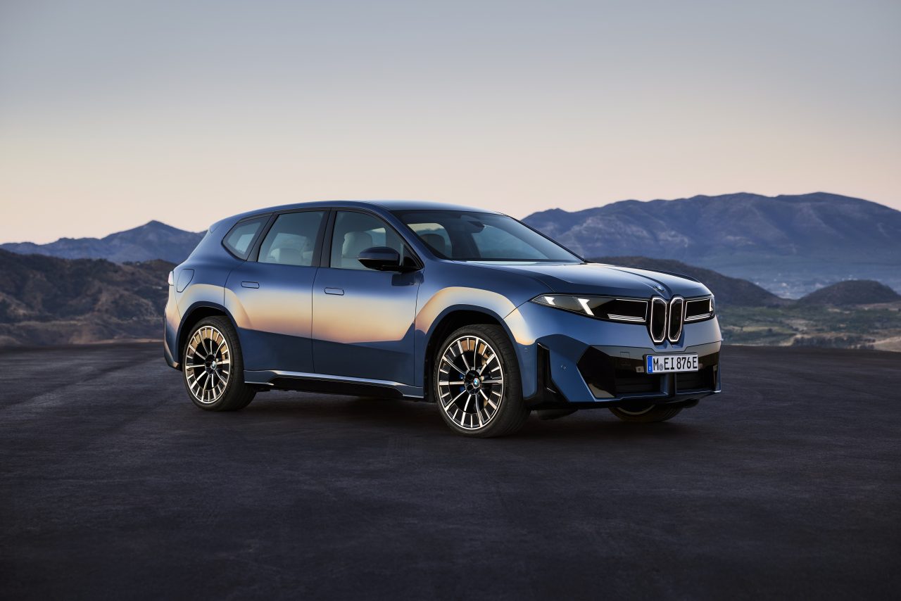 BMW iX3 2026 é eleito o melhor carro do mundo em premiação internacional