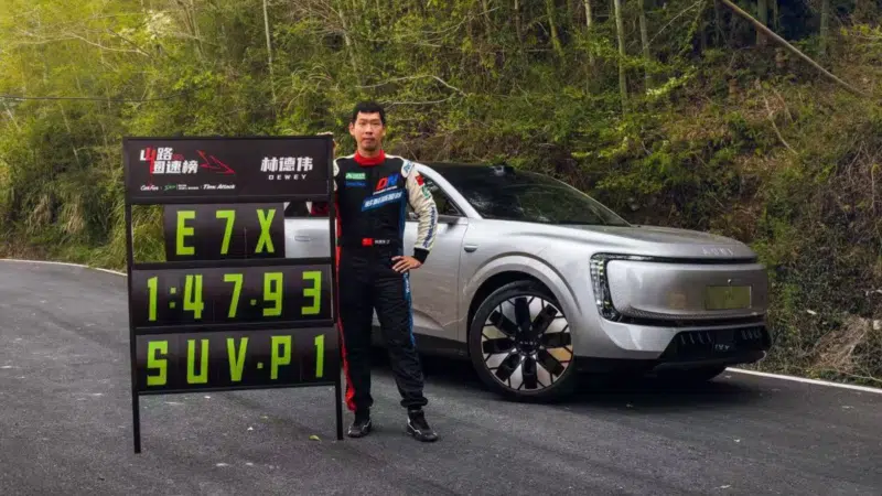 Audi E7X impressiona e bate Xiaomi YU7 e Porsche Macan em testes de pista