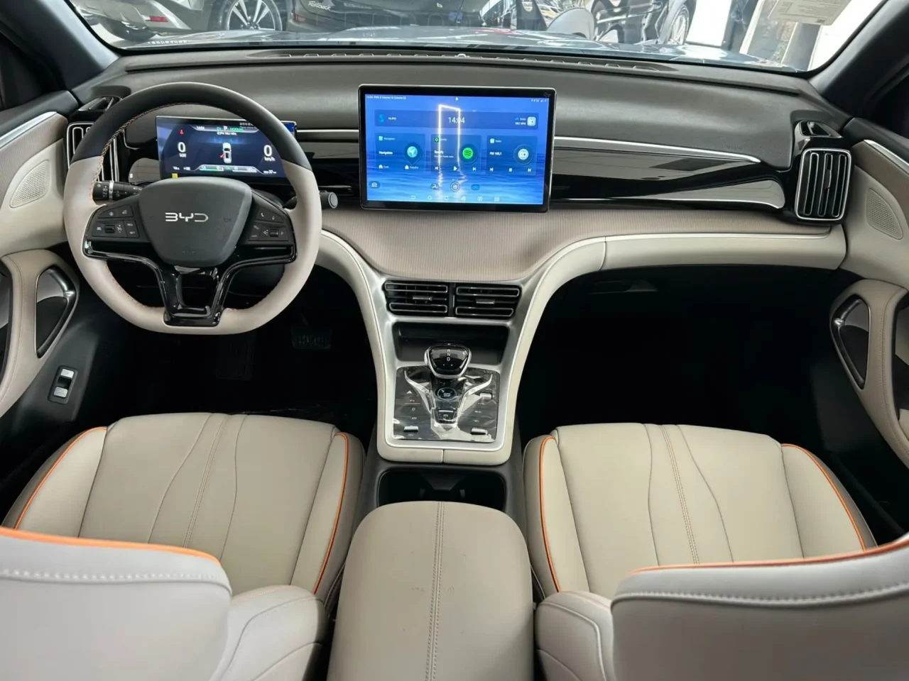 BYD dá R$ 41.000,00 de desconto no Song Pro para PcD em abril