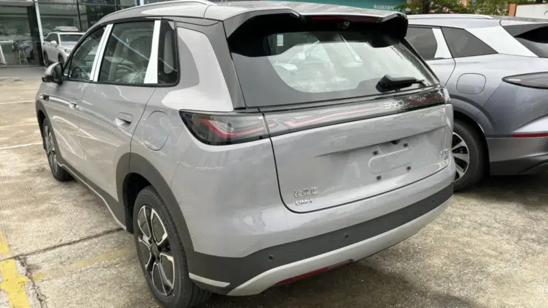 BYD Sealion 05 DM-i estreia na China com até 305 km de autonomia elétrica