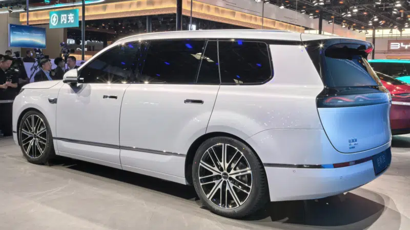 Novo BYD Sealion 08 estreia na China com 643 cv e autonomia de até 900 km