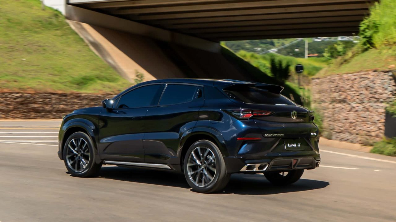 Caoa Changan Uni-T traz sistema inteligente na chave para facilitar manobras em vagas apertadas