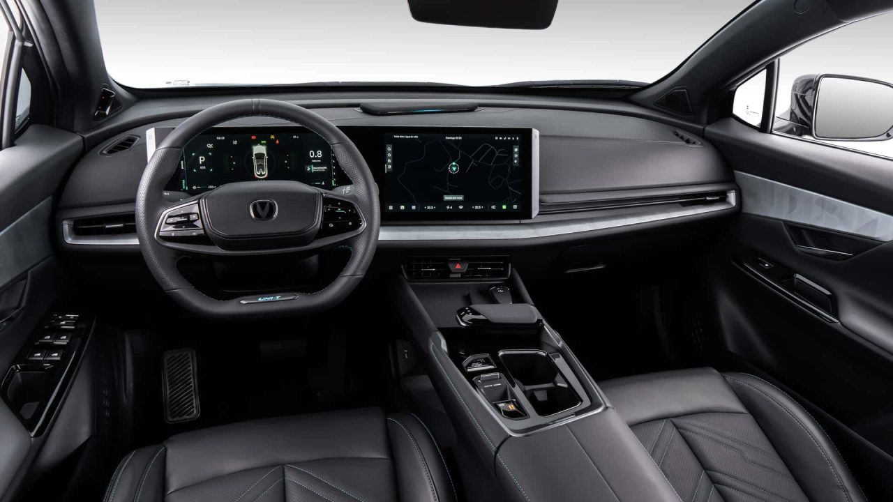 Caoa Changan Uni-T traz sistema inteligente na chave para facilitar manobras em vagas apertadas