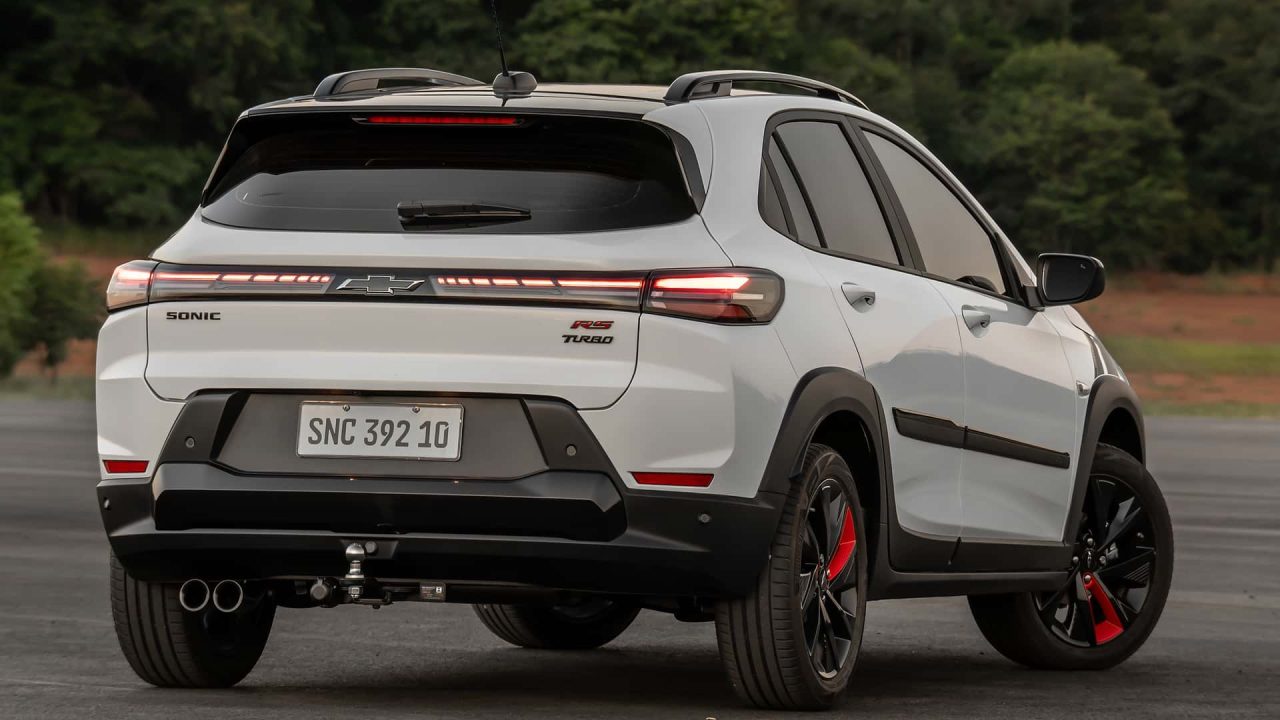 Novo Chevrolet Sonic tem cabine revelada antes de chegar ao mercado brasileiro