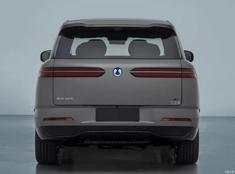BYD Denza N8L entra em pré-venda com bateria de 75 kWh e foco em autonomia