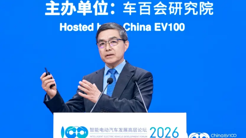 Veículos elétricos devem dominar mercado global até 2040, aponta especialista chinês