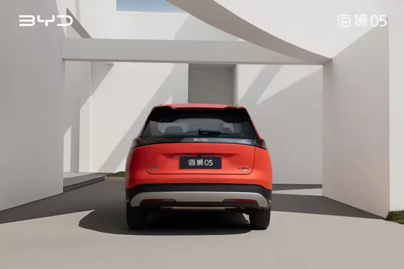 BYD apresenta o novo Sealion 05 em versões elétrica e híbrida DM-i antes do lançamento oficial