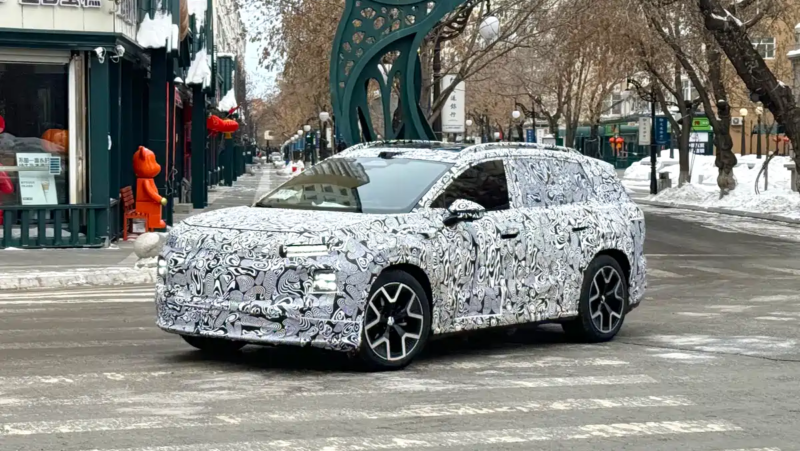 Volkswagen ID.Aura com tecnologia LiDAR surge em flagra inédito