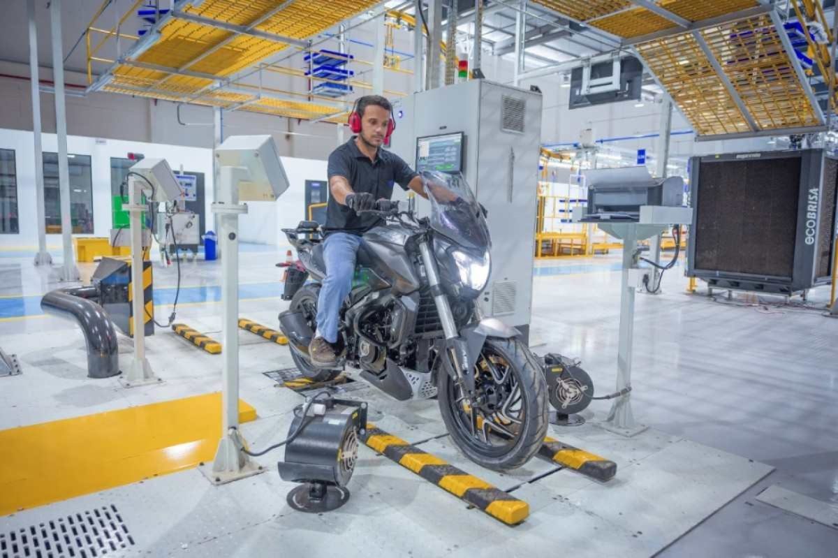 Produção da Bajaj no Brasil chega a 50 mil motos; confira o que isso significa