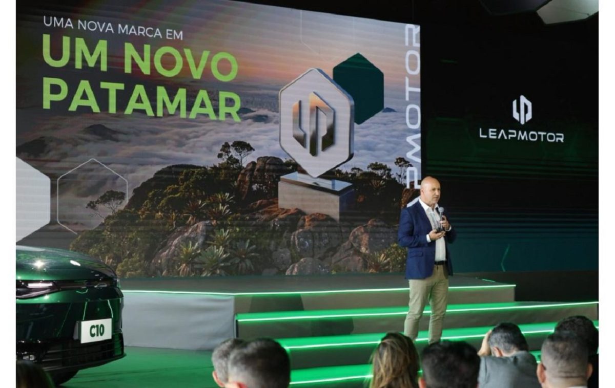 Stellantis confirma produção dos Leapmotor B10 e C10 no Brasil e anuncia inédita tecnologia REEV Flex