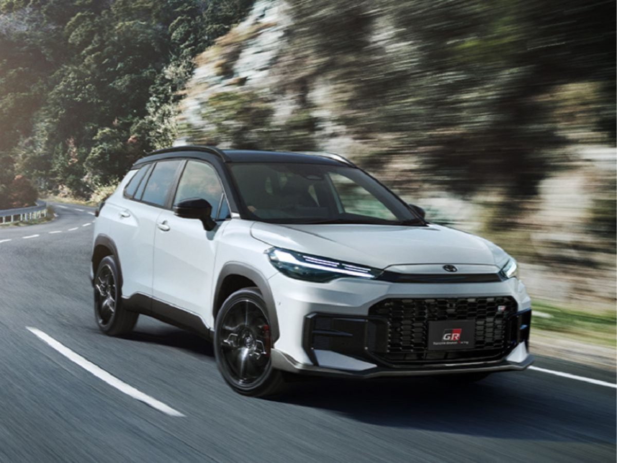 Toyota Corolla Cross 2028 estreia sistema híbrido 1.5 e versão de 7 lugares