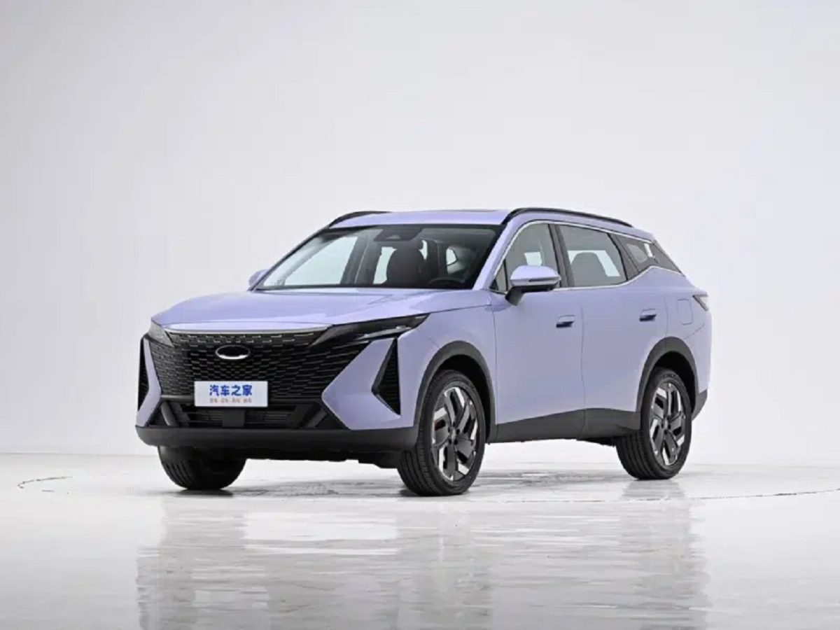 Novo Chery Tiggo 7 estreia com motor turbo potente e tela curva de 24,6"