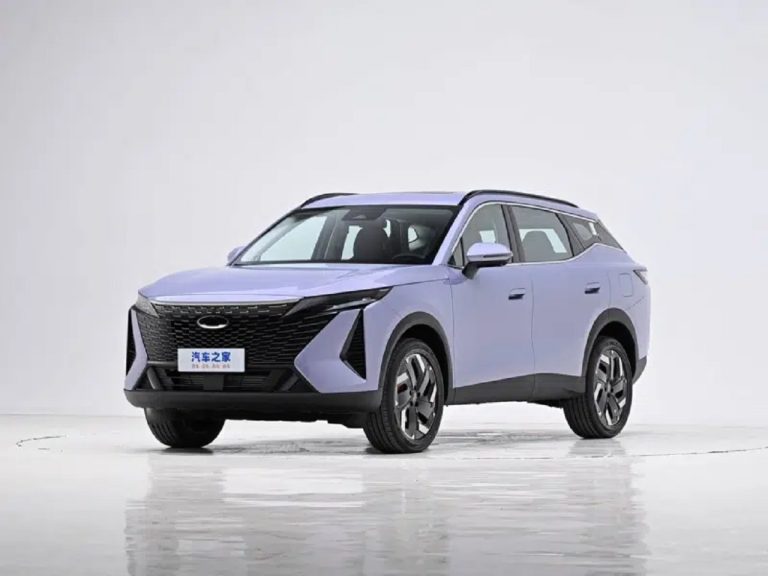 Novo Chery Tiggo 7 estreia com motor turbo potente e tela curva de 24,6"