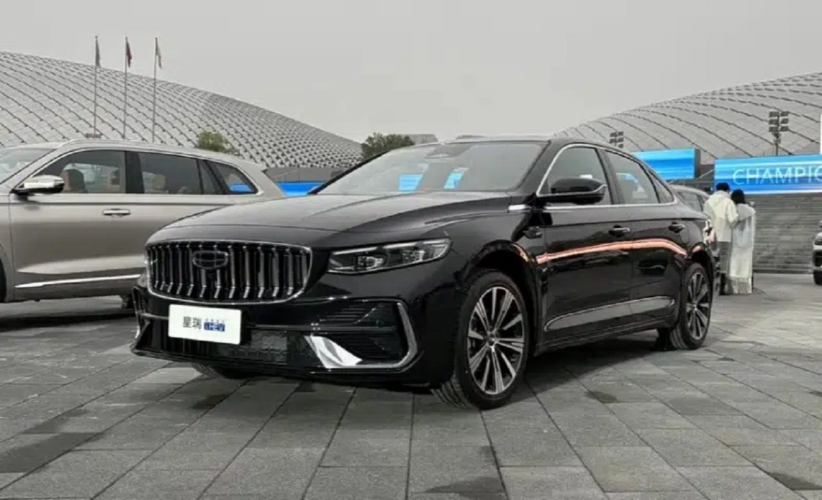Geely i-HEV entra para o Guinness com consumo recorde de 2,22 L/100 km