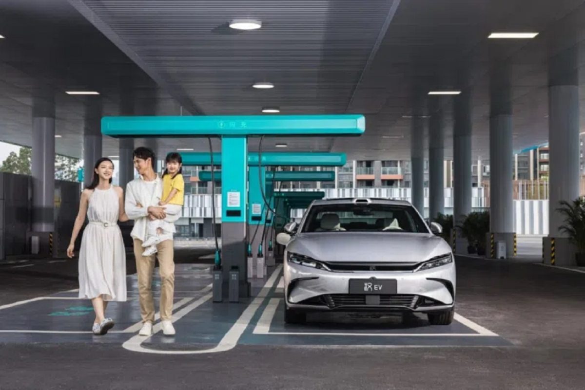 BYD lança Han EV Flash Charge Edition na China com foco em recarga ultrarrápida