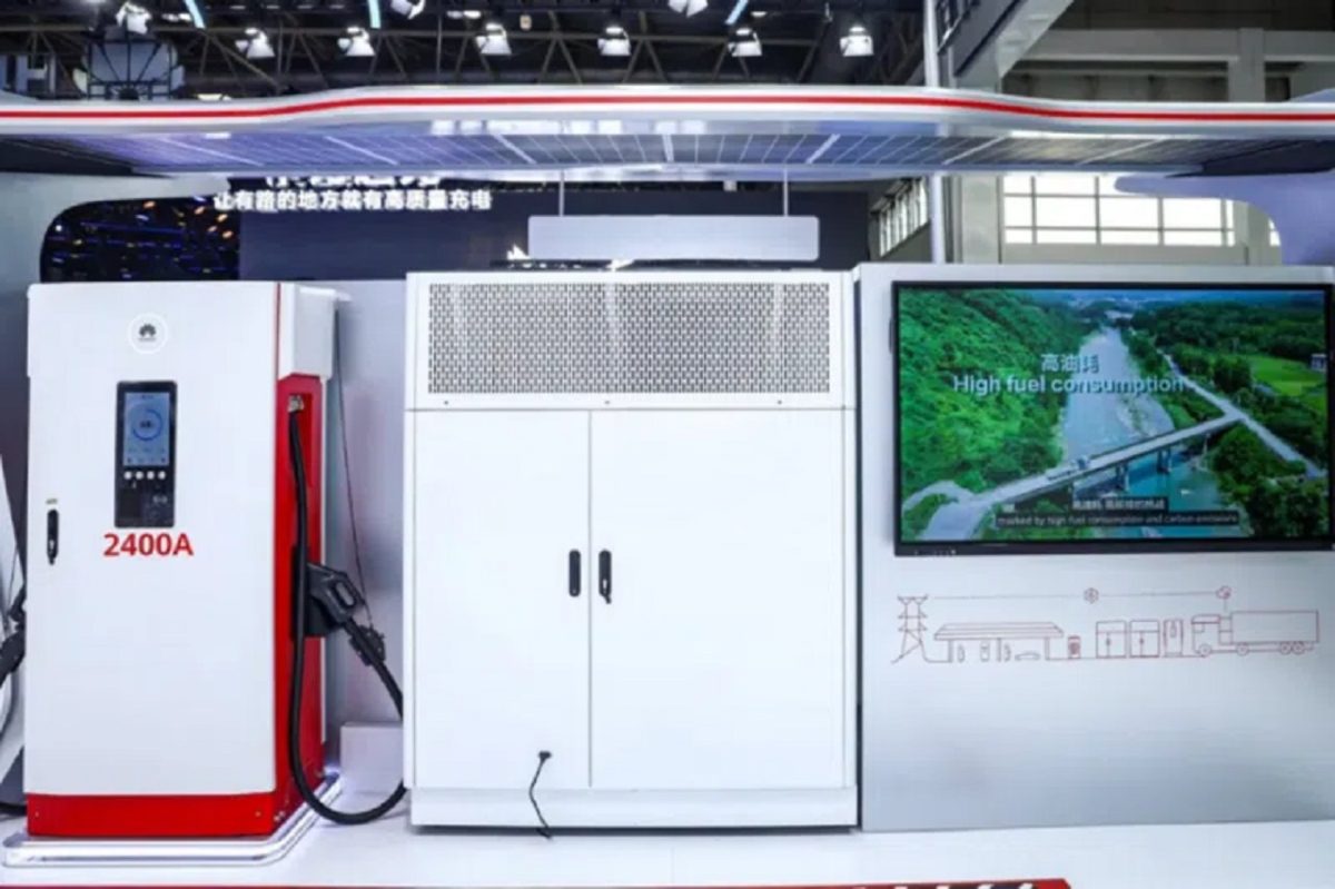 Huawei amplia sistema de 1.500 kW e mira integração com energia solar na corrida por recarga ultrarrápida
