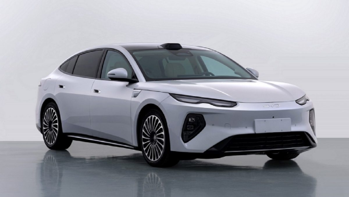 Novo BYD Seal 08 EV impressiona com até 684 cv e tecnologia Blade 2.0