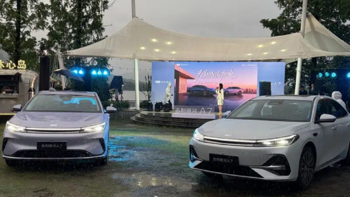 Novo Geely Galaxy A7 estreia na China com opções 100% elétrica e PHEV