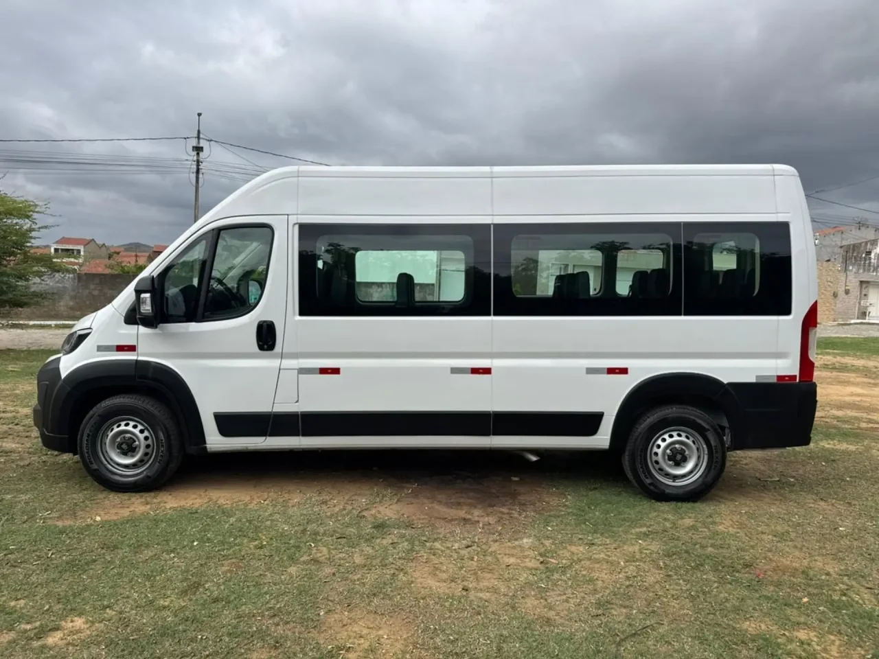 Fiat Ducato Minibus sai com mais de R$ 95 mil de desconto para CNPJ