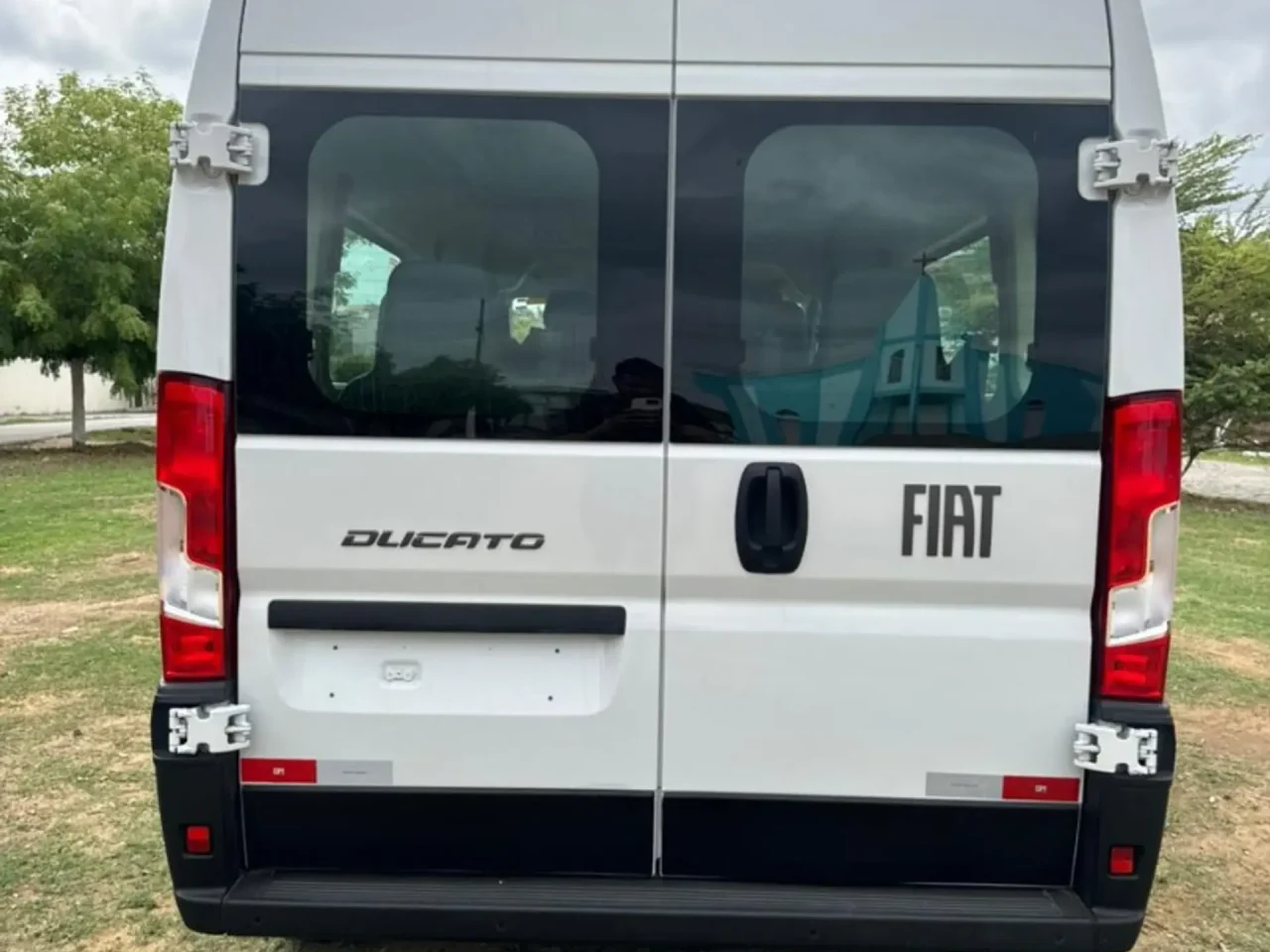 Fiat Ducato Minibus sai com mais de R$ 95 mil de desconto para CNPJ