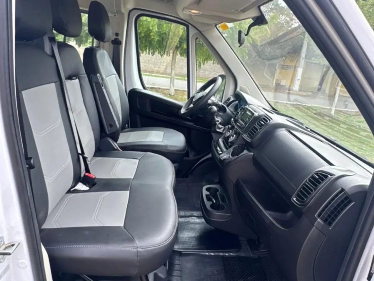 Fiat Ducato Minibus sai com mais de R$ 95 mil de desconto para CNPJ