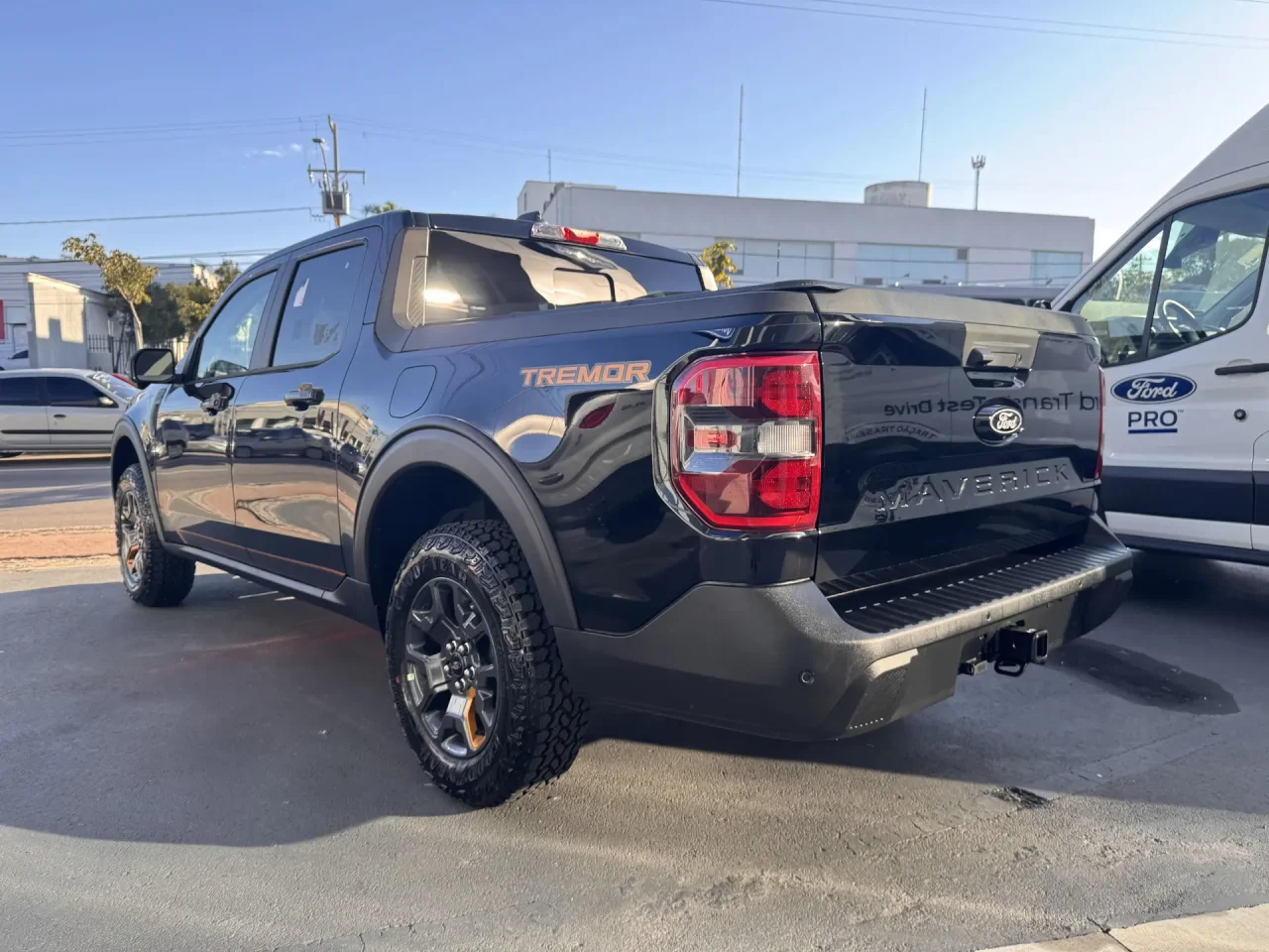 Ford chama donos da Maverick 2025 para recall por problema no teto solar