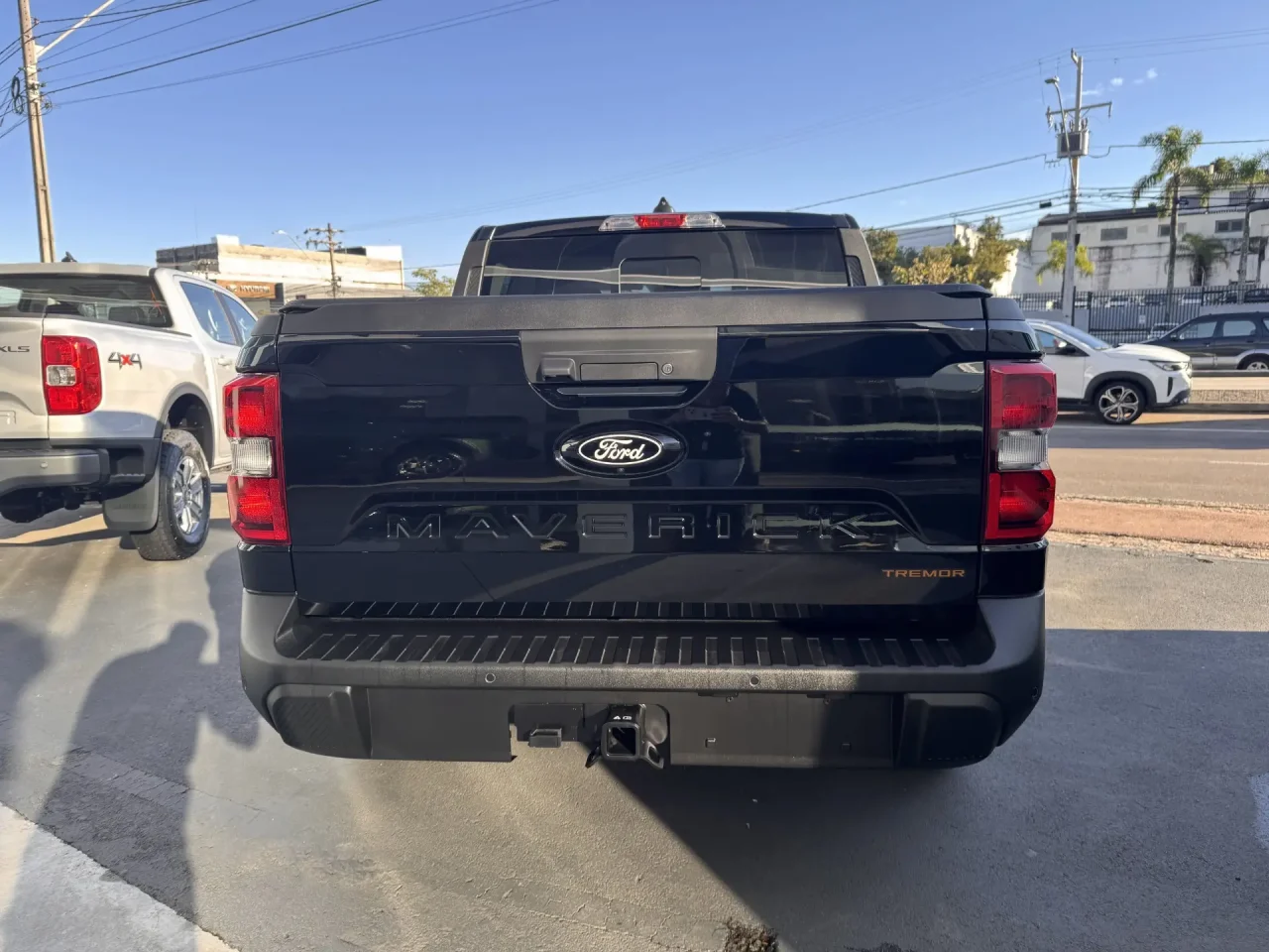 Ford chama donos da Maverick 2025 para recall por problema no teto solar