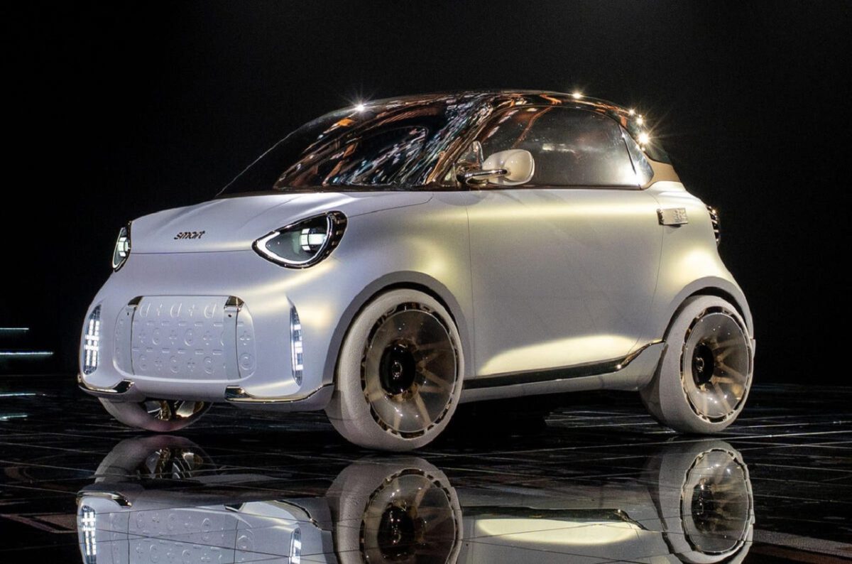 Smart Fortwo volta ao mercado como elétrico com autonomia de até 300 km