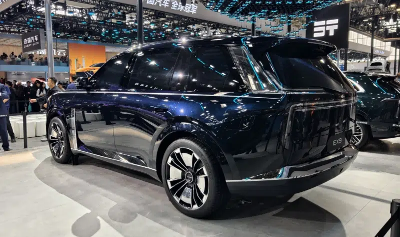 Chery revela o Exeed EX9 em Pequim e coloca o SUV premium frente a frente com o Zeekr 9X