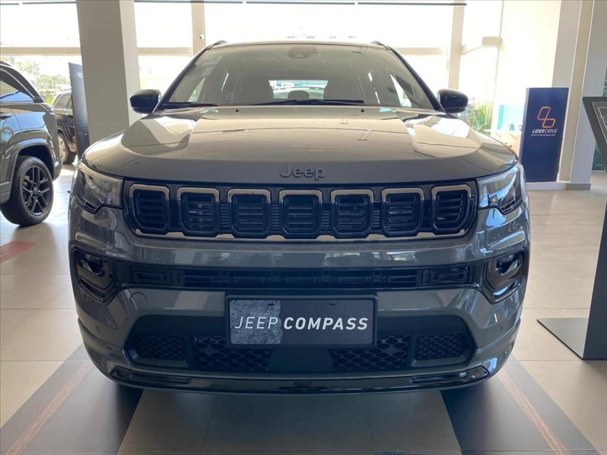 Jeep Compass Longitude ganha desconto de R$ 30.300,00 para CNPJ em abril