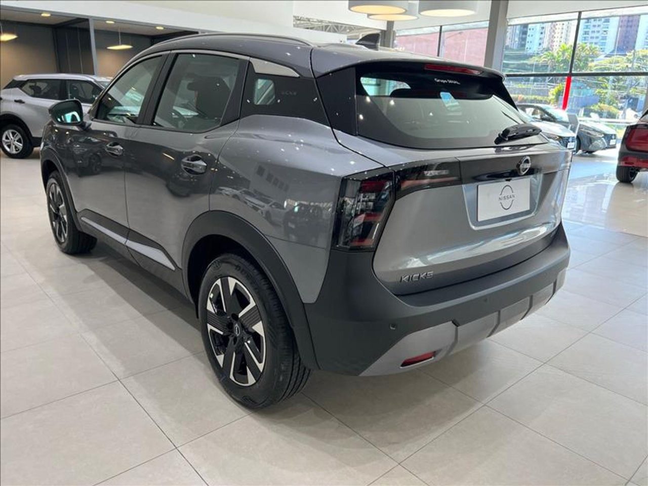 Novo Nissan Kicks Advance 2026 se destaca pelo tamanho e conforto acima da média