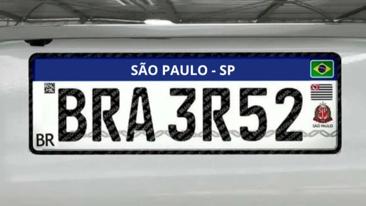 Projeto discute volta de placas com identificação de município e estado