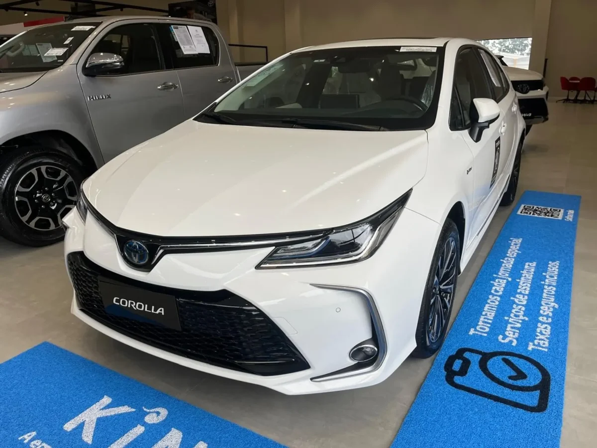 O mercado automotivo brasileiro segue aquecido em abril de 2026, com destaque para a liderança da picape Fiat Strada, que soma 3.389 unidades no mês e já acumula expressivos 41.827 veículos no ano. Logo atrás aparece o Hyundai Creta, com 2.191 unidades em abril e 18.339 no acumulado, seguido pelo Volkswagen Polo, que registra 1.882 vendas no mês e 26.149 no ano.