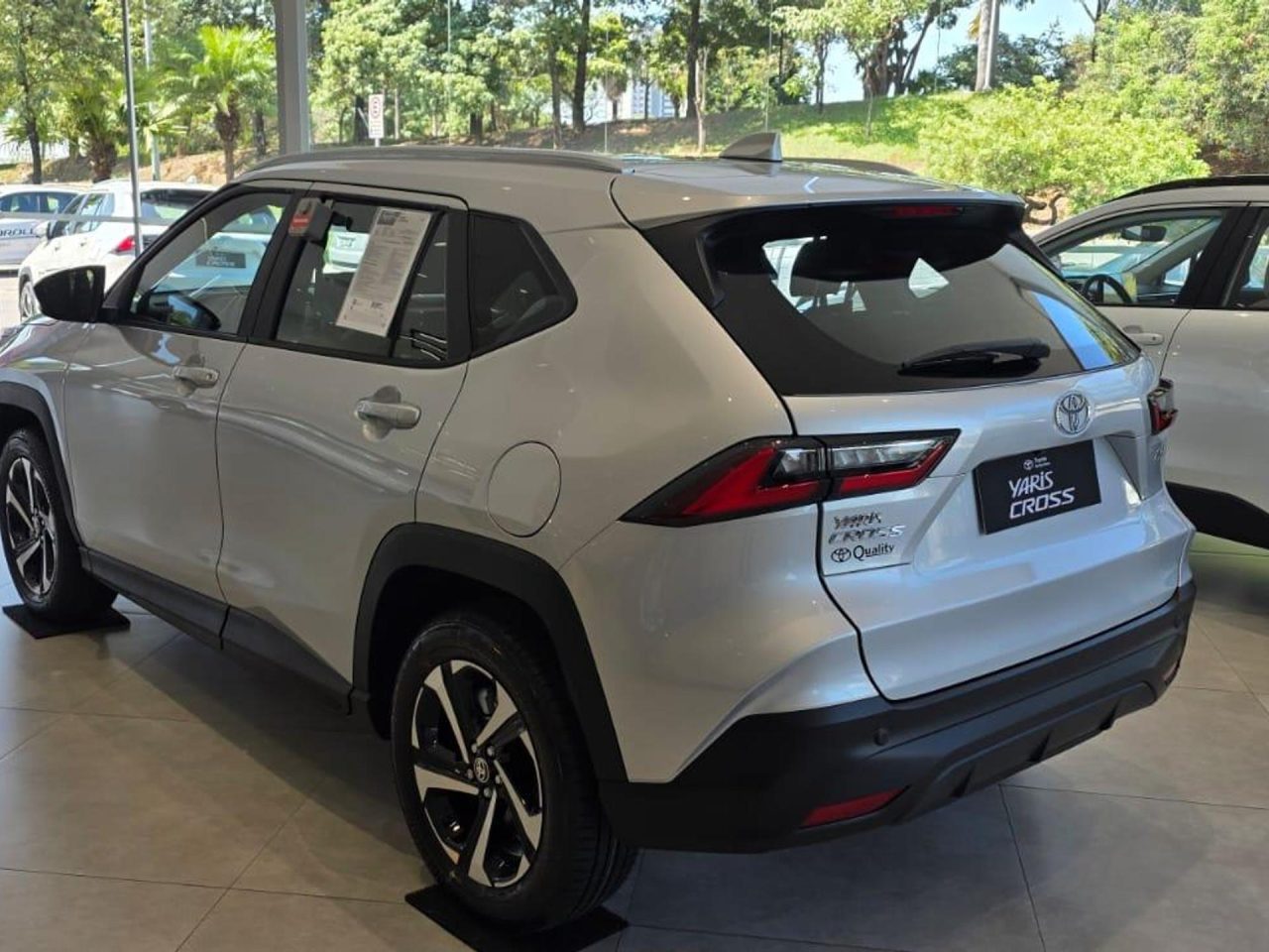 Toyota Yaris Cross dispara 551% em março e supera Toyota Corolla Cross em vendas