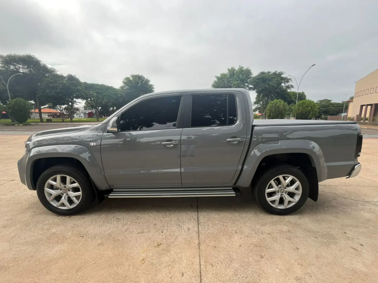 Volkswagen dá R$ 79.417,00 de desconto na Amarok Highline para CNPJ em abril