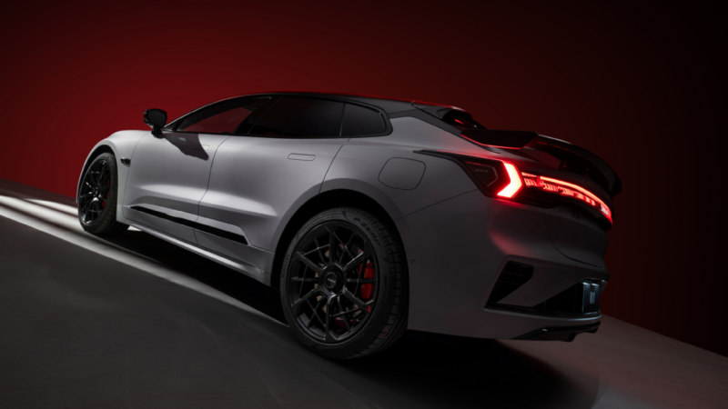 Zeekr 001 ganha edição especial na China para celebrar aniversário da marca