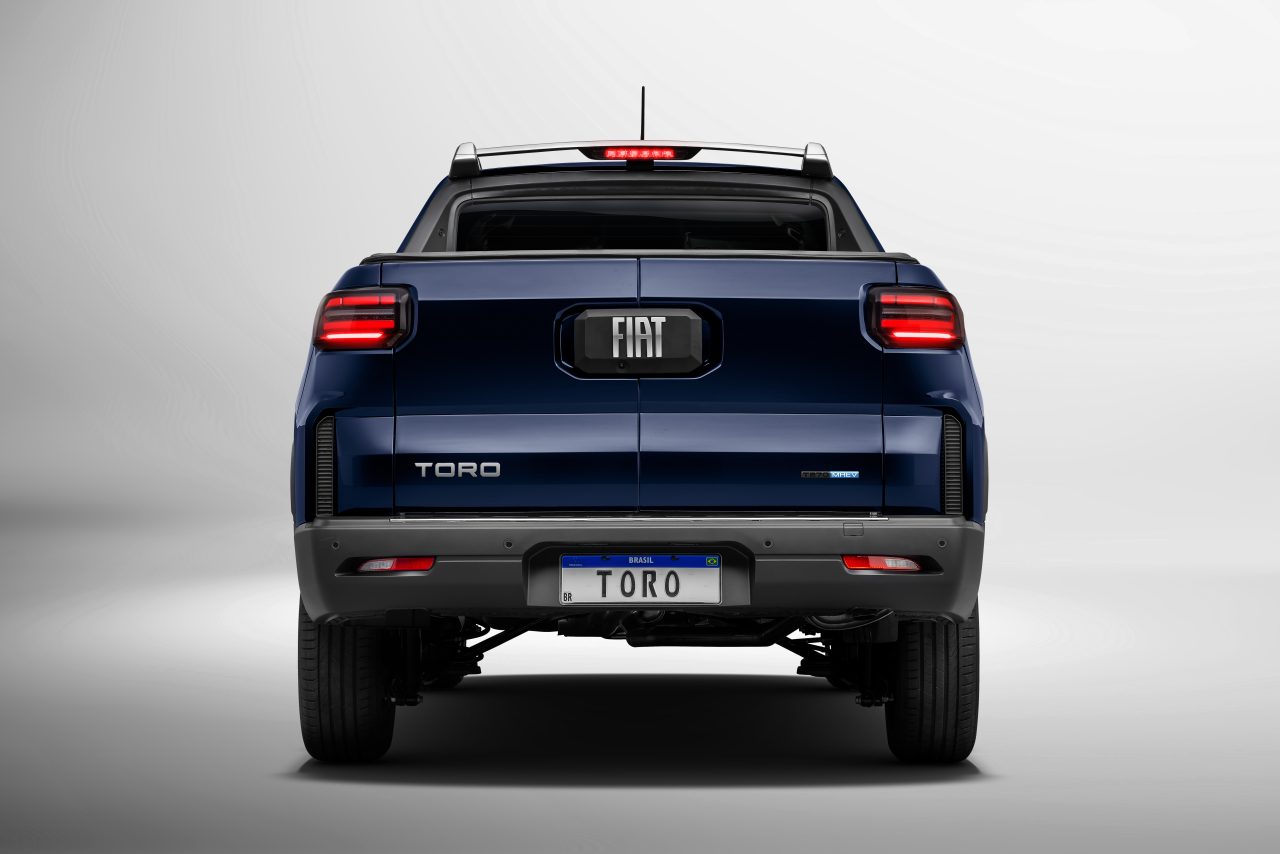 Fiat lança Toro 2027 com tecnologia híbrida-leve e preços a partir de R$ 197.490