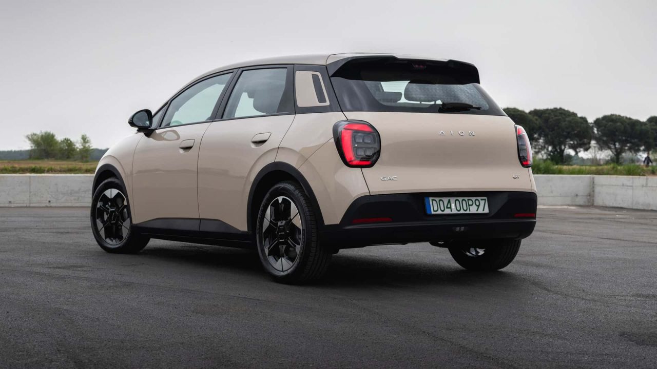 Conhecemos o novo GAC Aion UT: elétrico chinês surpreende