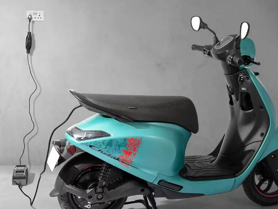 Nova Bajaj Chetak 2026 é apresentada com atualizações; conheça