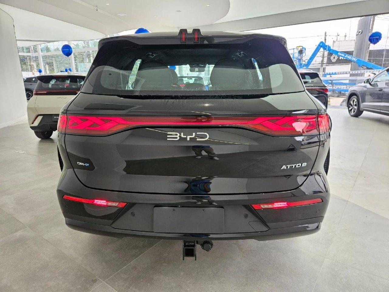 Testamos o BYD Atto 8: o SUV híbrido chinês que quer bater rivais premium