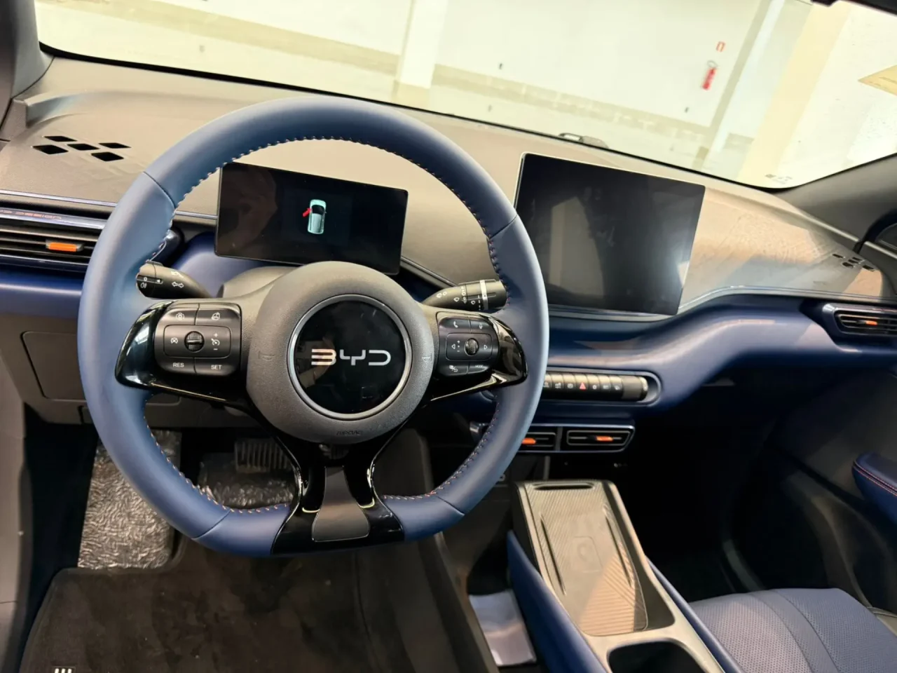 Geely EX2 Pro ou BYD Dolphin Mini? Descobrimos qual elétrico entrega mais pelo preço