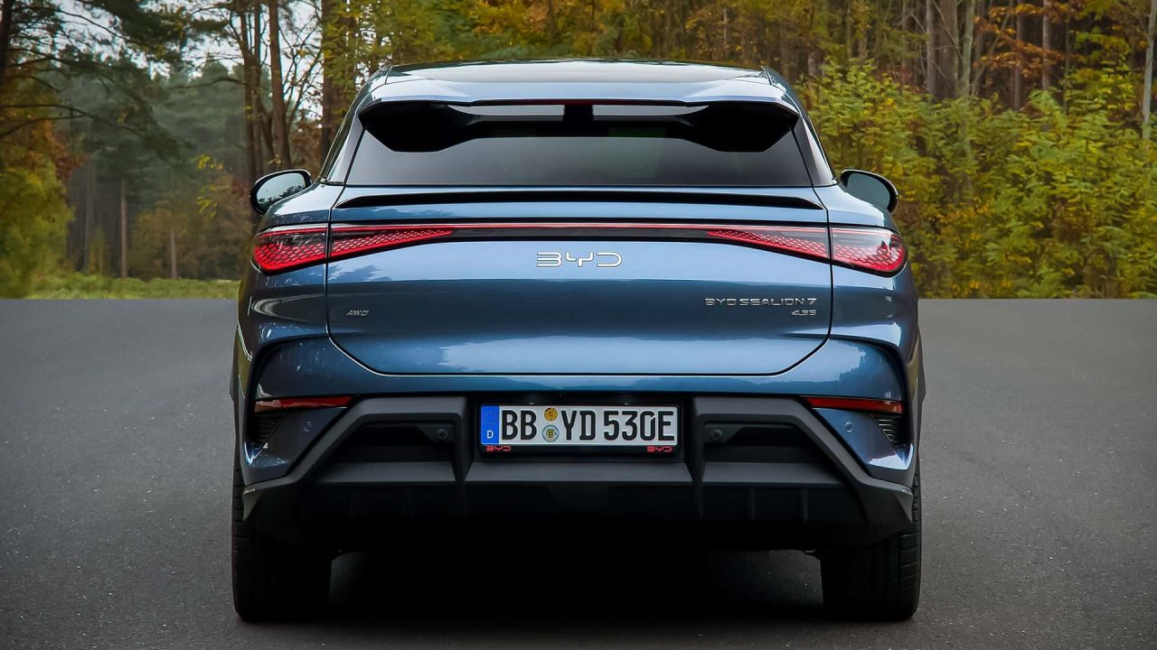 Novo BYD Sealion 07 chega ao Brasil com 531 cv e visual de SUV cupê
