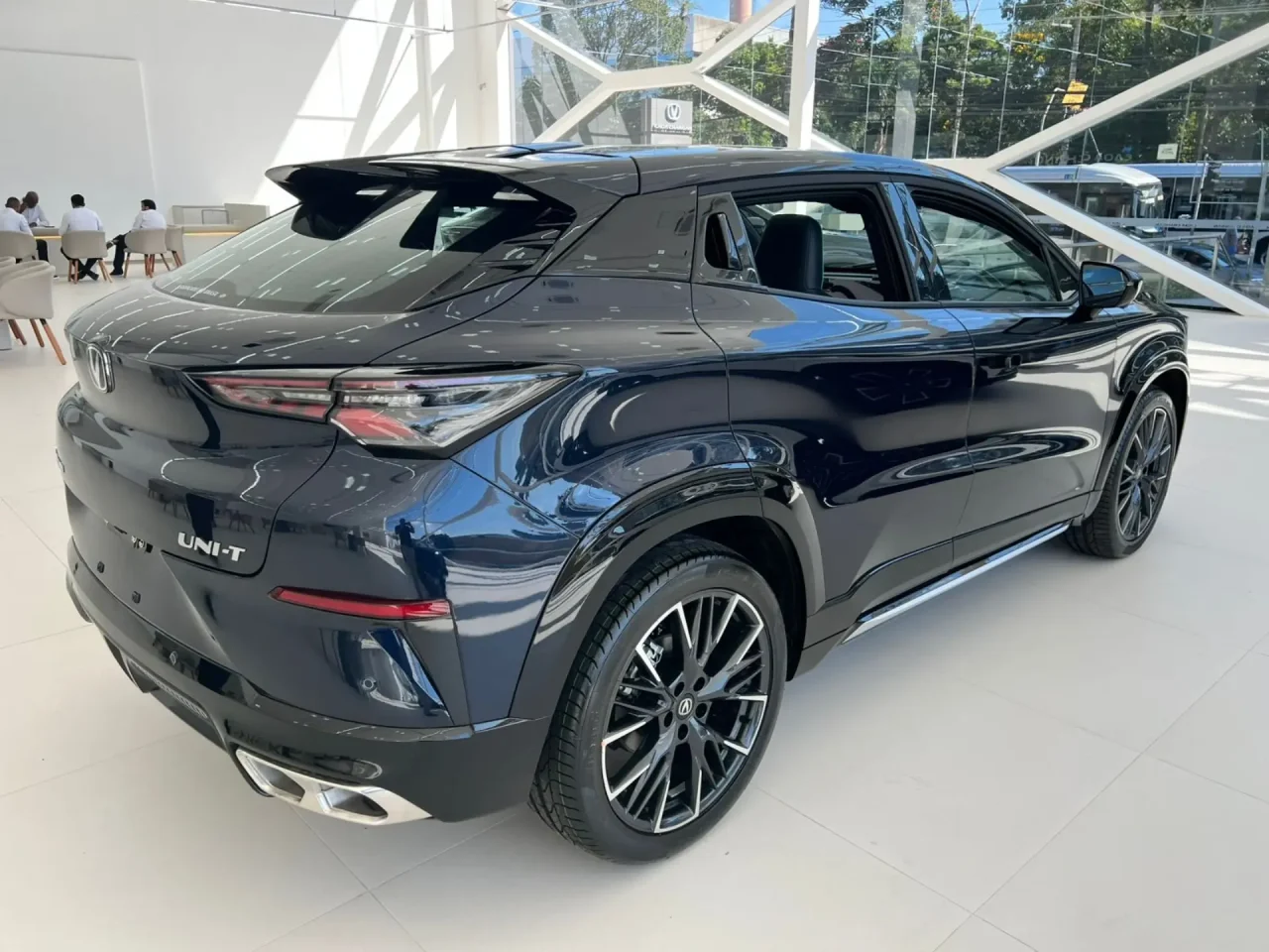 Avaliação: Changan UNI-T flex surpreende no desempenho, mas ainda tem pontos a melhorar