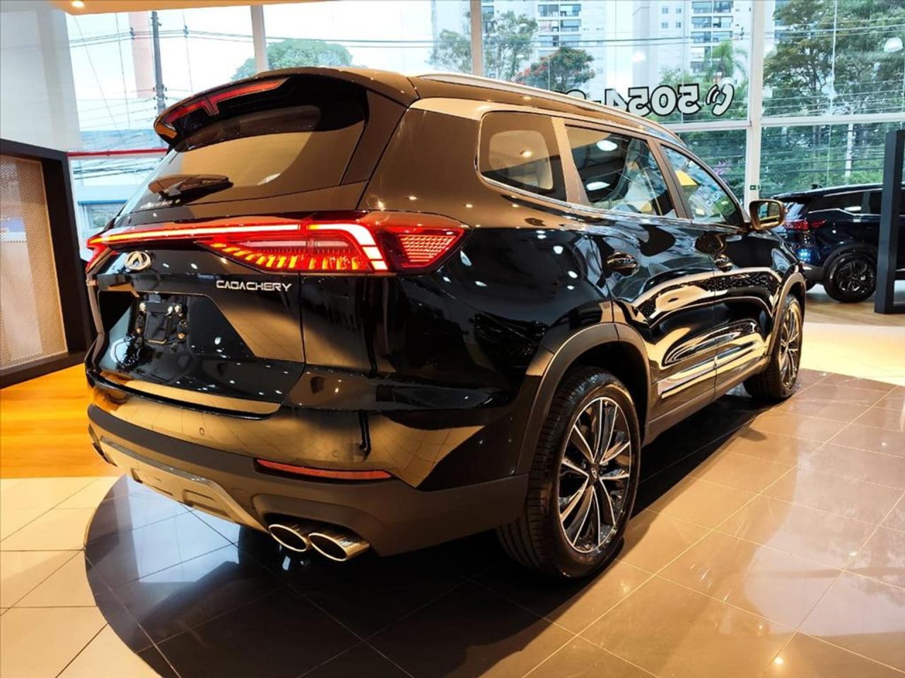Leapmotor C10 encara Caoa Chery Tiggo 8 Pro: qual SUV vale mais pelo que entrega?